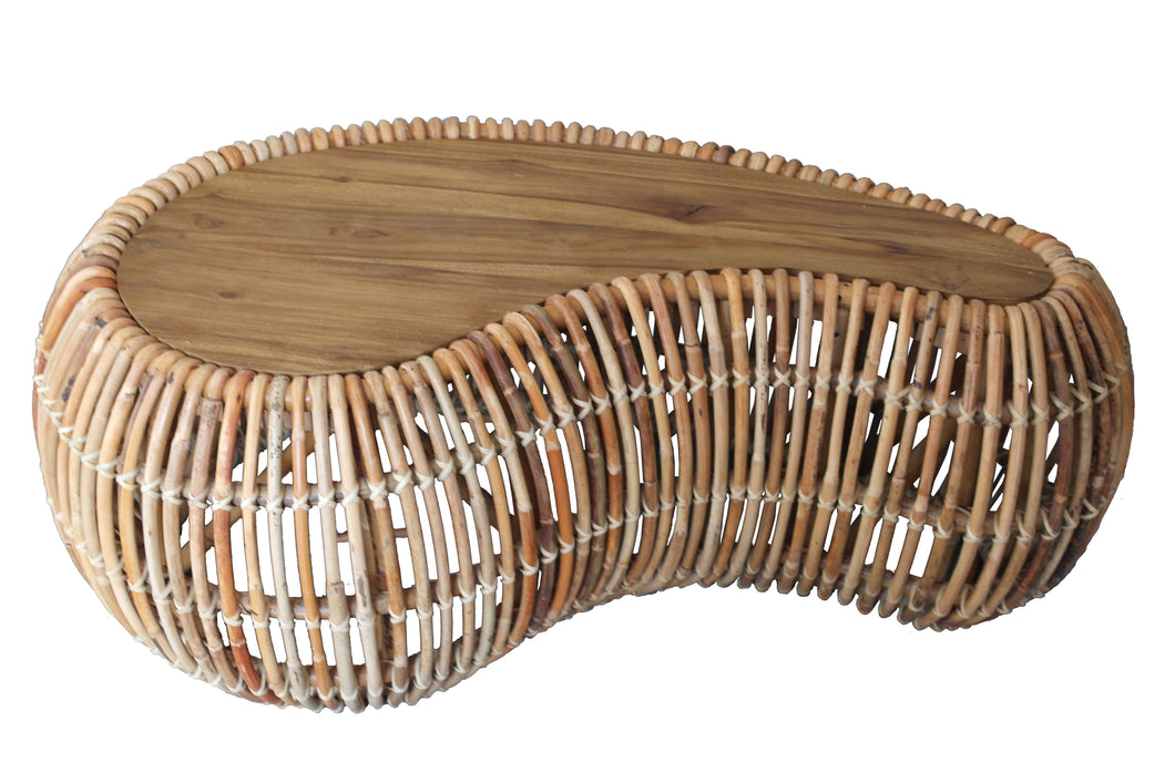 Couchtisch  Tischplatte aus Teak | Gestell aus Rattan-Geflecht