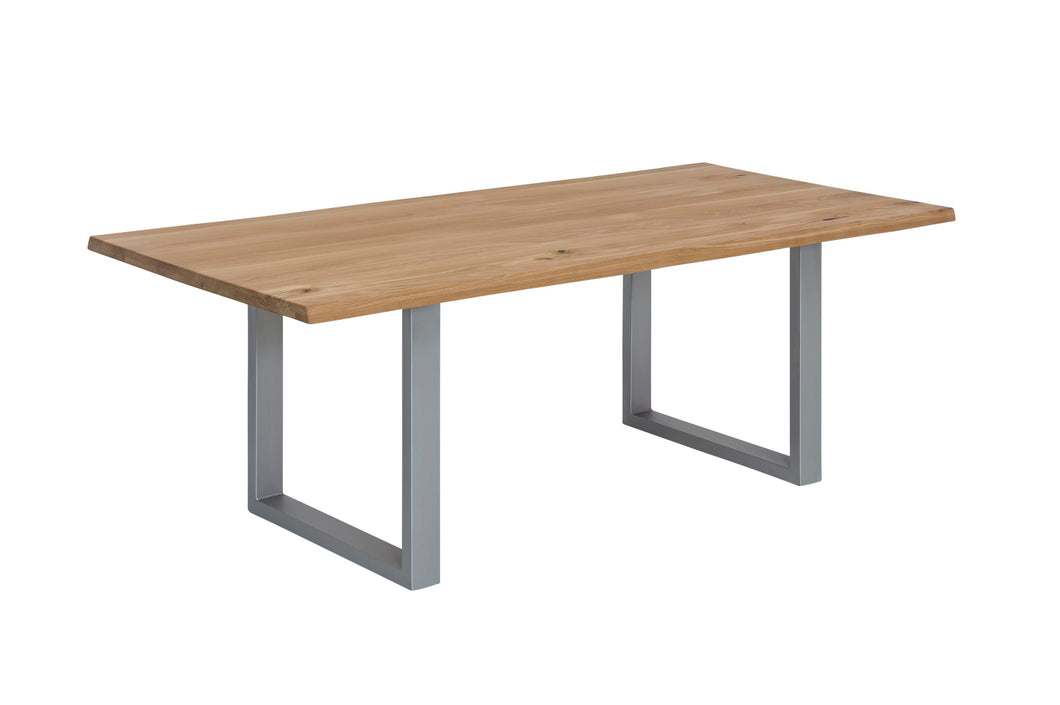 Tisch 160x90 cm, Wildeiche, silbernes Gestell  mit Baumkante wie gewachsen | Plattenstärke 20 mm auf 40 mm aufgedoppelt, Platte aus durchgehenden Lamellen, Abstand zwischen den Beinen 113 cm, Abstand Gestell zur Kante 15,5 cm, Gestellbreite 8 cm