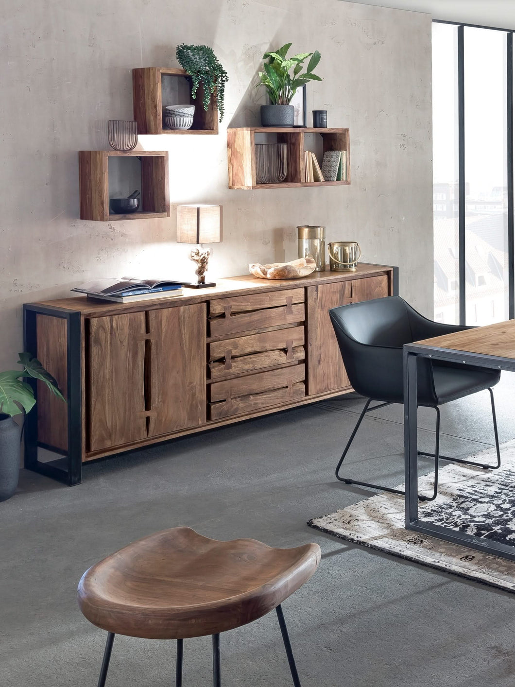 Hocker mit Fußstütze | Gebeizt und lackiert