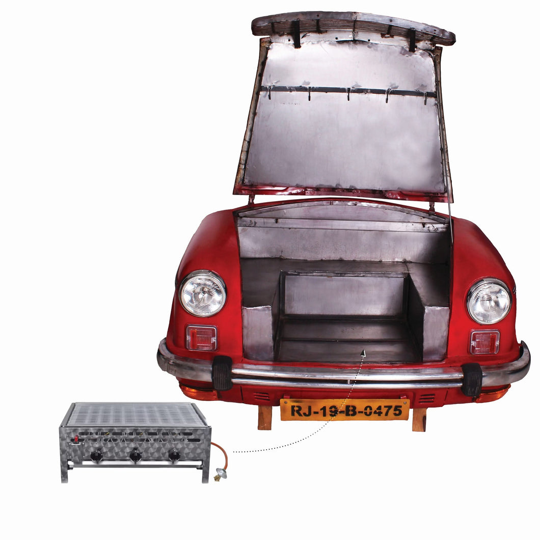 Carbecue  Recycelte Auto-Front, innen mit einem Edelstahl-Gasgrill | 3 Brenner, Piezozündung, Grillfläche 59 x 47,5 cm