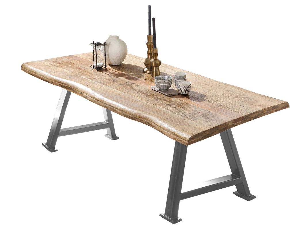 Tisch 220x100 cm Platte Mango mit Baumkante, silbernes A-Gestell | Plattenstärke aufgedoppelt auf 56 mm, Breite der Vierkantrohre 5 cm, Überstand 19cm