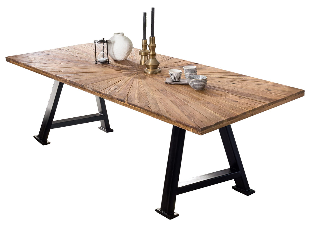 Tisch 240x100 cm Platte Teak mit Sonnenmuster, schwarzes A-Gestell | Plattenstärke aufgedoppelt auf 50 mm, Breite der Vierkantrohre 5 cm, Überstand 19cm