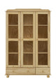 Vitrine 3 Türen mit Glaseinsatz, 2 Schubladen | Schubladen mit Metallauszügen, Fußmaterial Pinie, insgesamt 6 Böden ( 2 davon fest), große Schublade (BxTxH) 75,5 x 29,5 x 13 cm, kleine Schublade (BxTxH) 34,5 x 29,5 x 13 cm